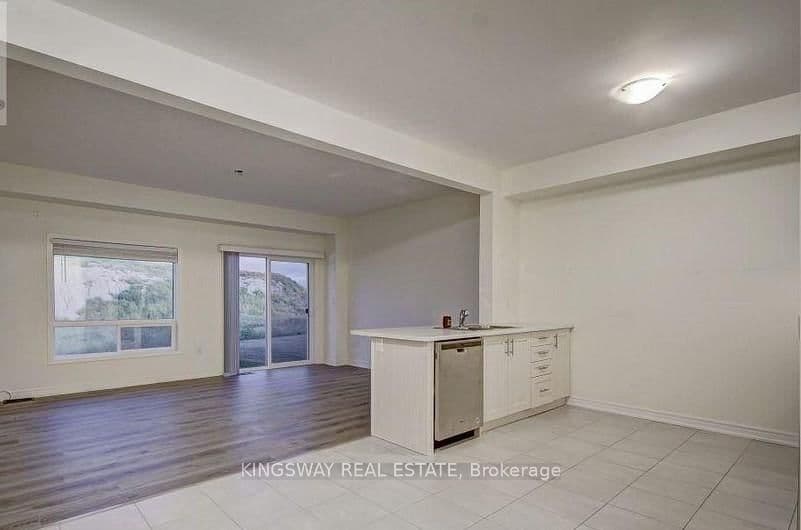 16 BRADBURY Road - Image 2