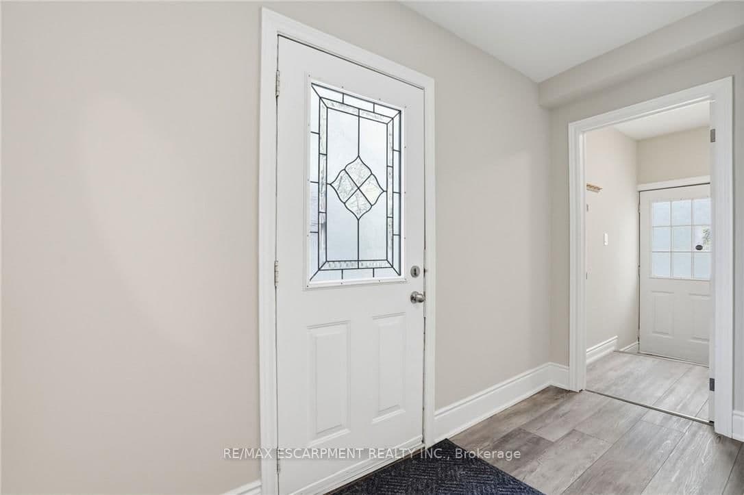 390 Hunter Street W - Image 3