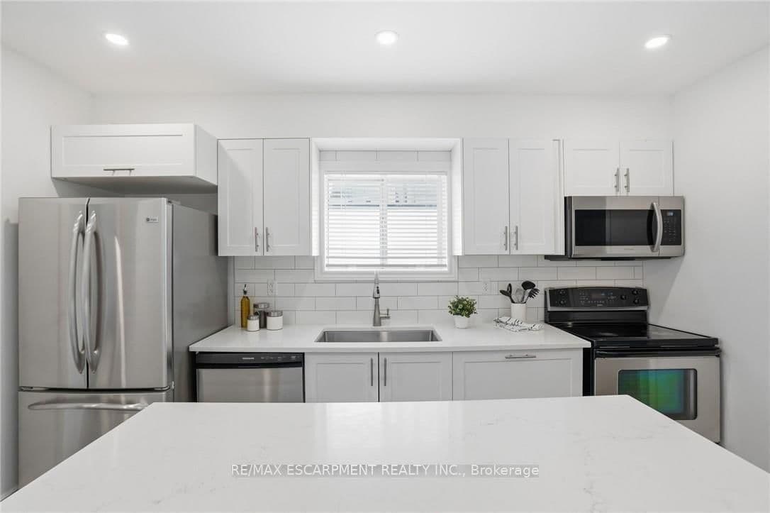 390 Hunter Street W - Image 5