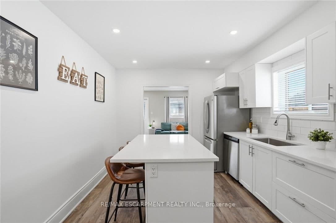 390 Hunter Street W - Image 6