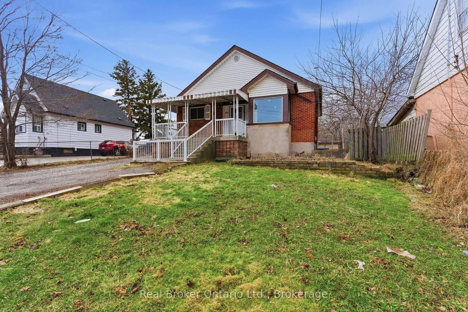 880 LAWRENCE Road - Image 3