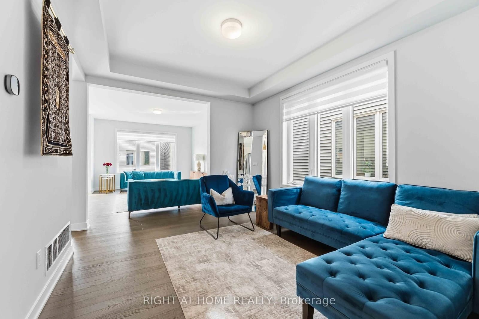 105 Alamo Street - Image 3