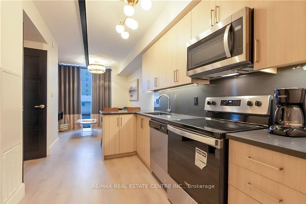 145 Columbia Street W, Unit 611 - Image 6