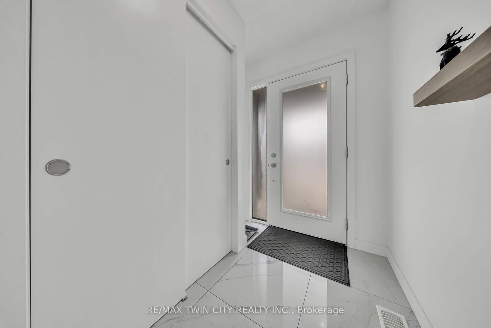 13 Pony Way - Image 6