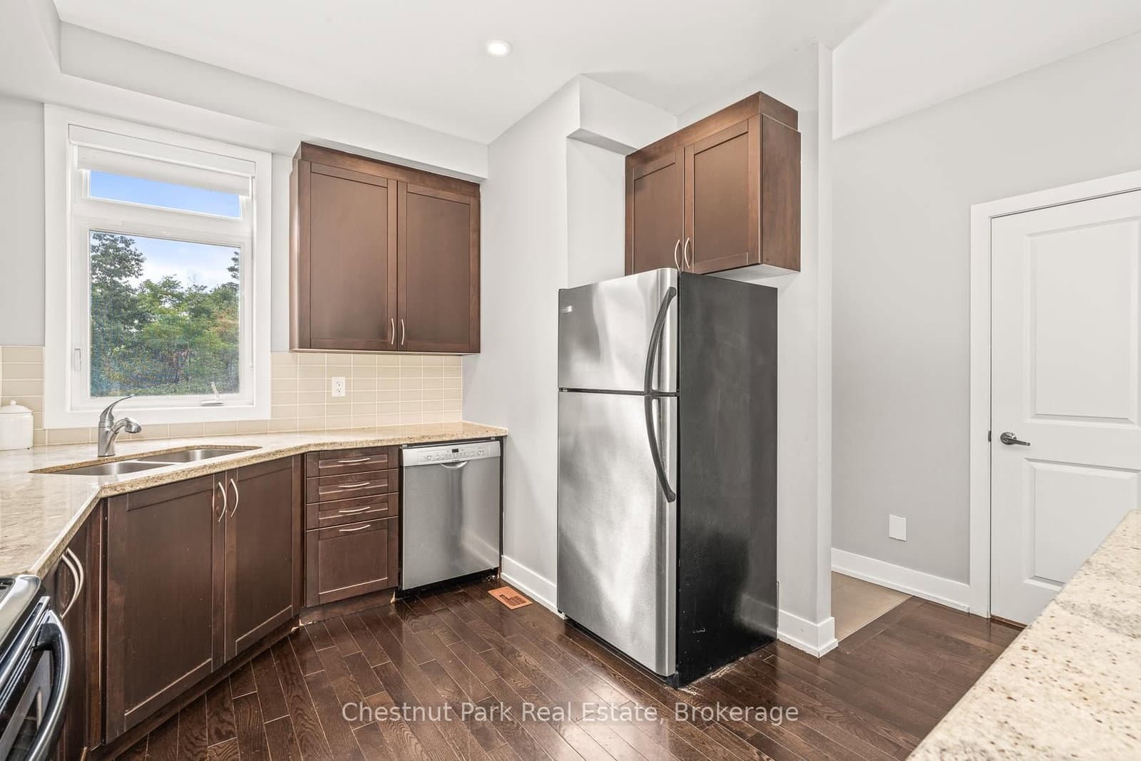 65 Rockmount Crescent - Image 4
