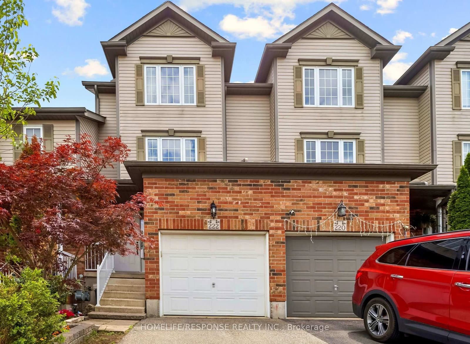 222 SOPHIA Crescent - Image 3