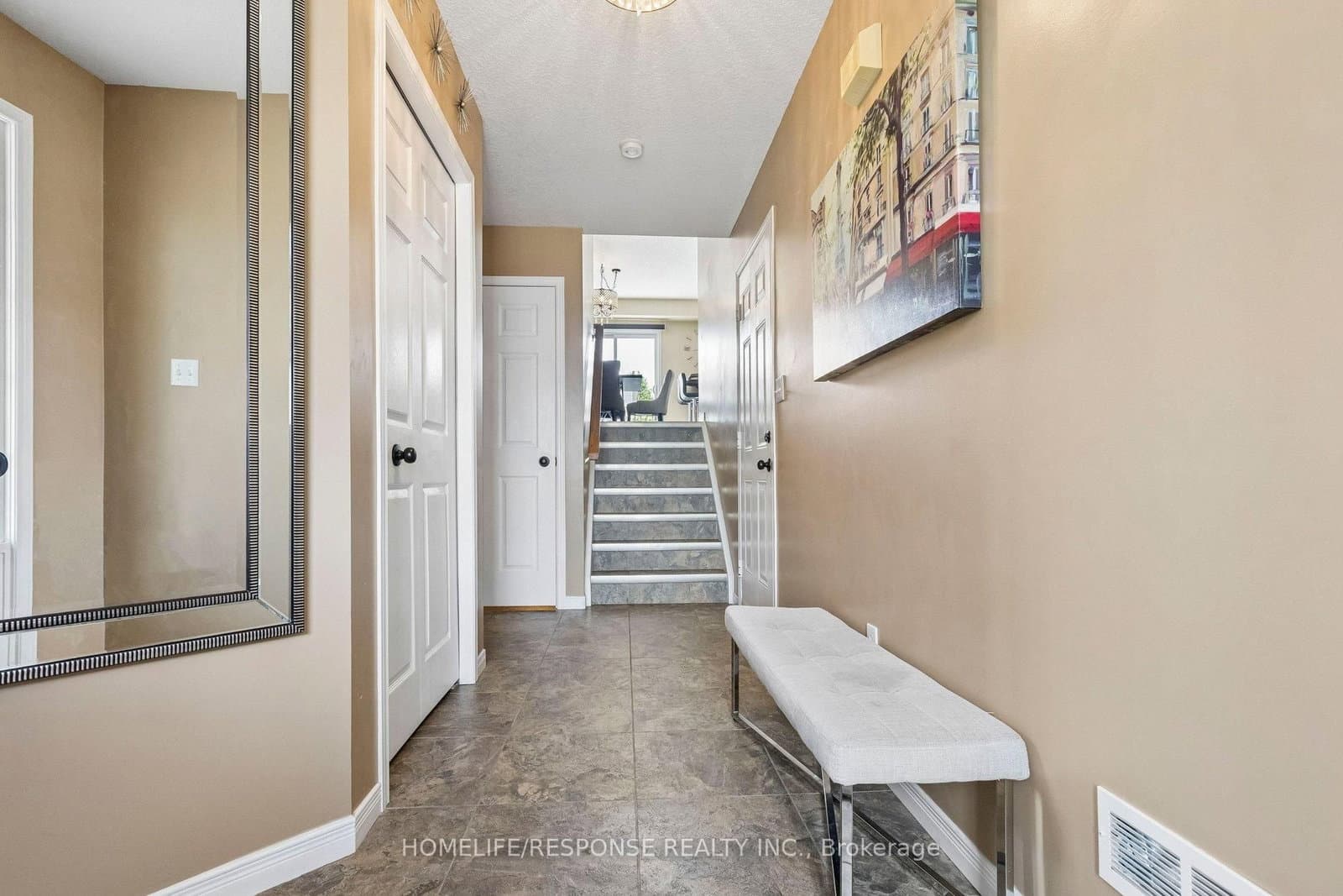 222 SOPHIA Crescent - Image 6