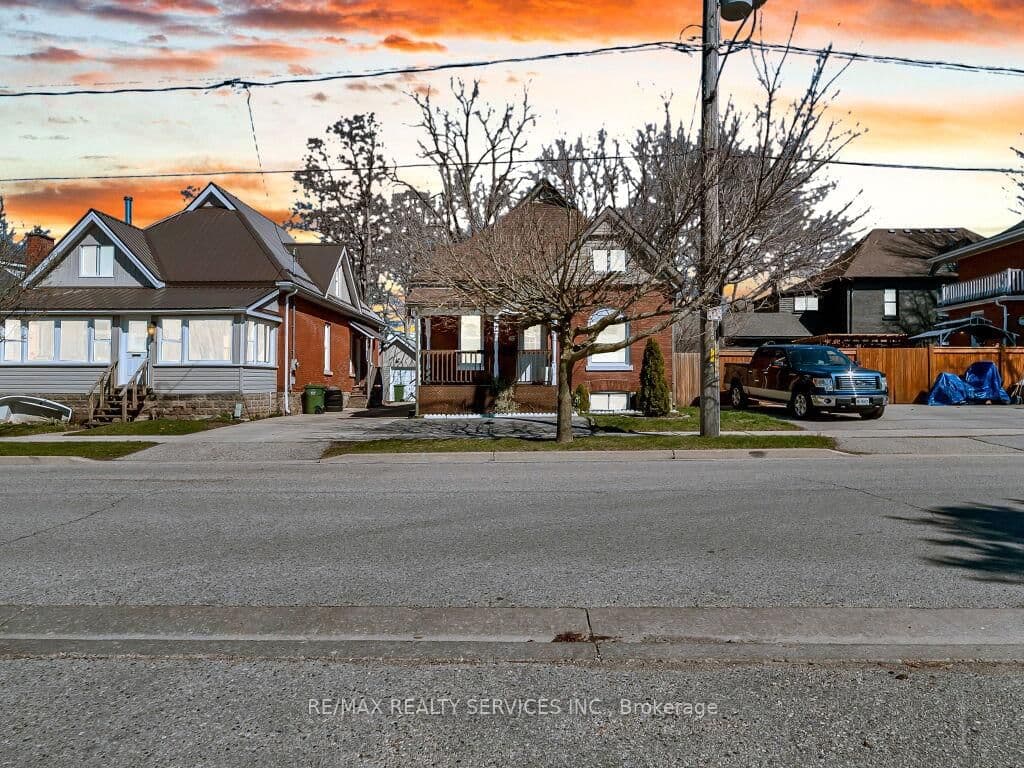 65 MOORE Street - Image 1