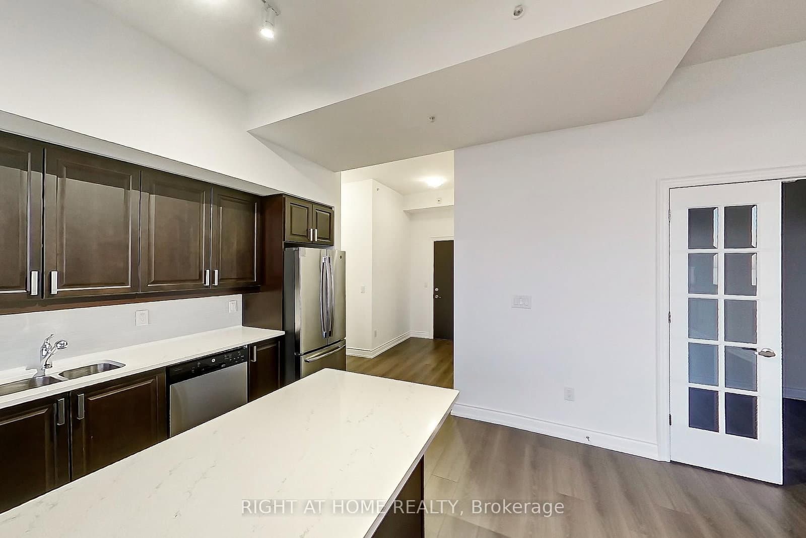 550 North Service Road, Unit 912 - Image 4