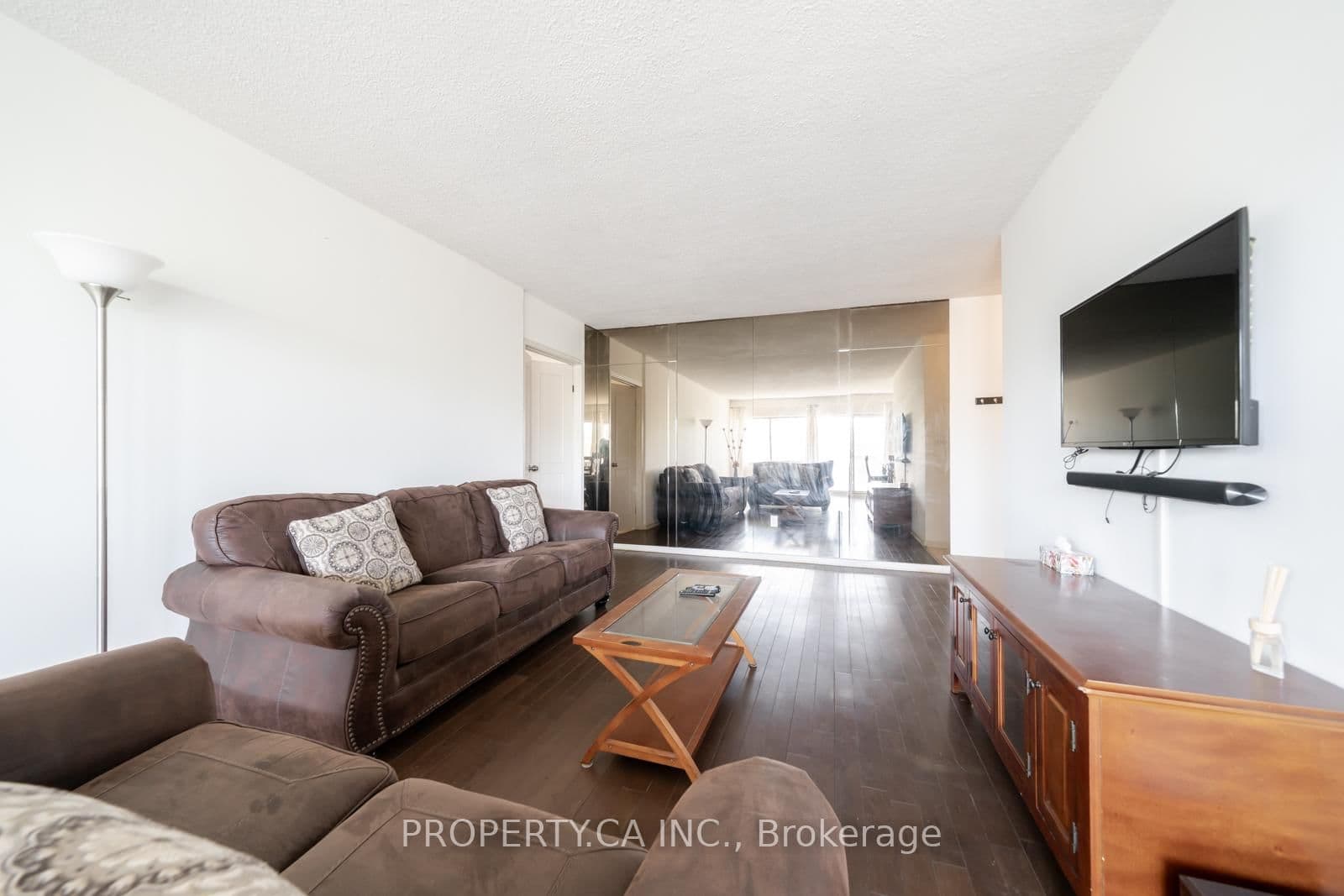 45 Westmount Road N, Unit 404 - Image 1
