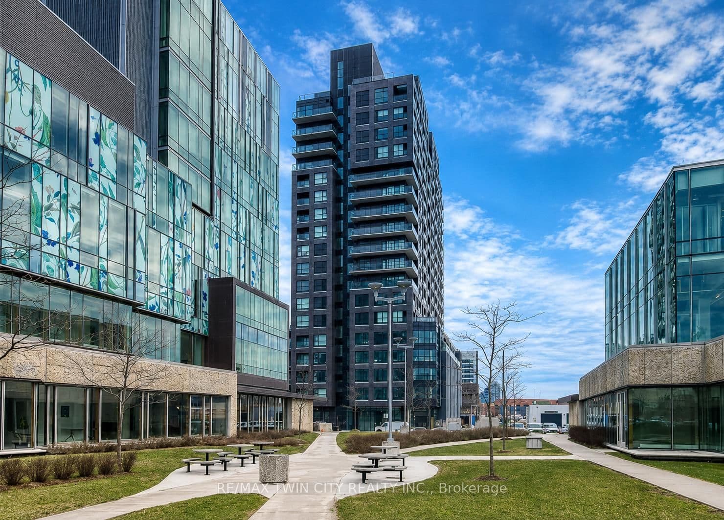 1 Victoria Street S, Unit 409 - Image 1