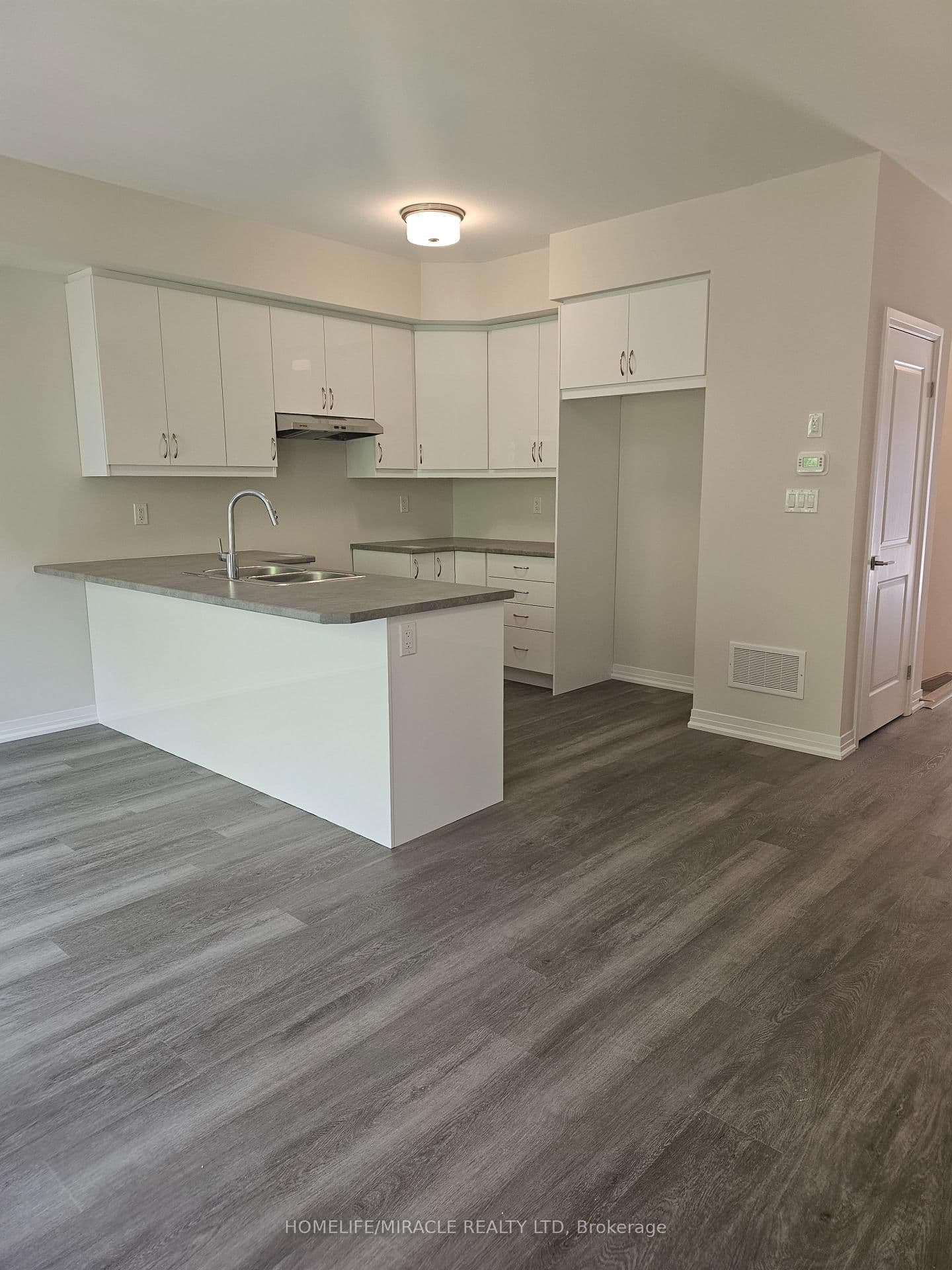 660 Colborne Street W, Unit 10 - Image 6