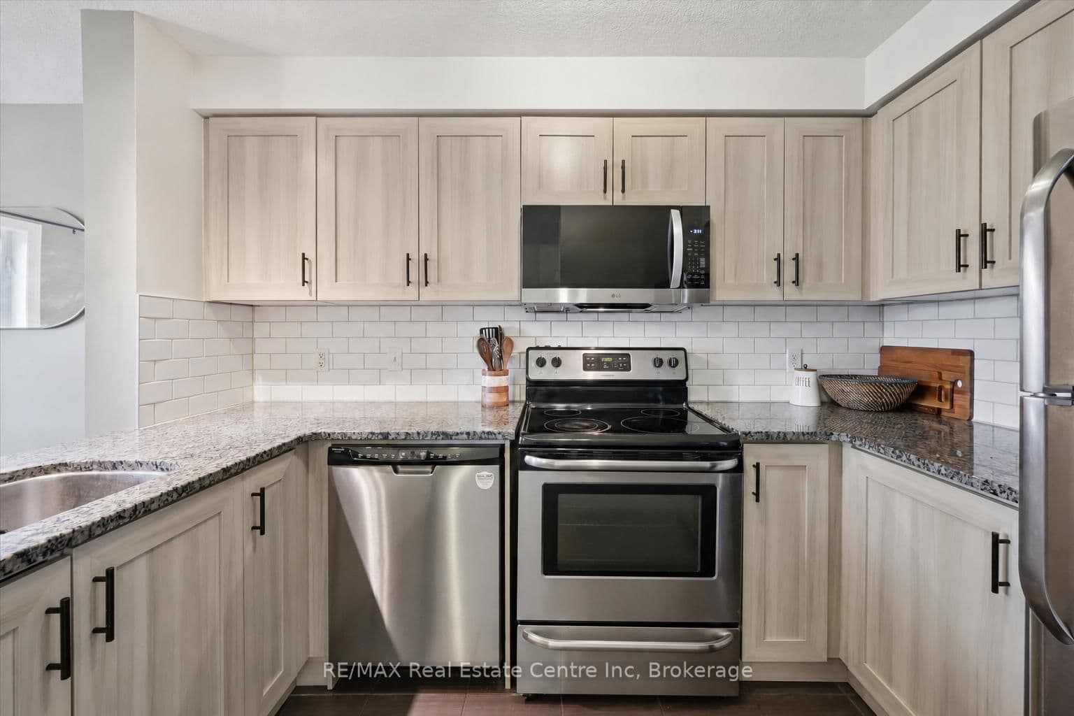634 WOODLAWN Road E, Unit A - Image 4