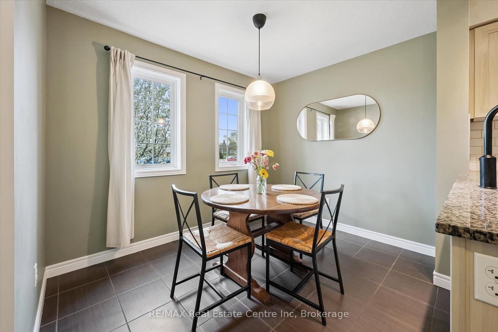 634 WOODLAWN Road E, Unit A - Image 5