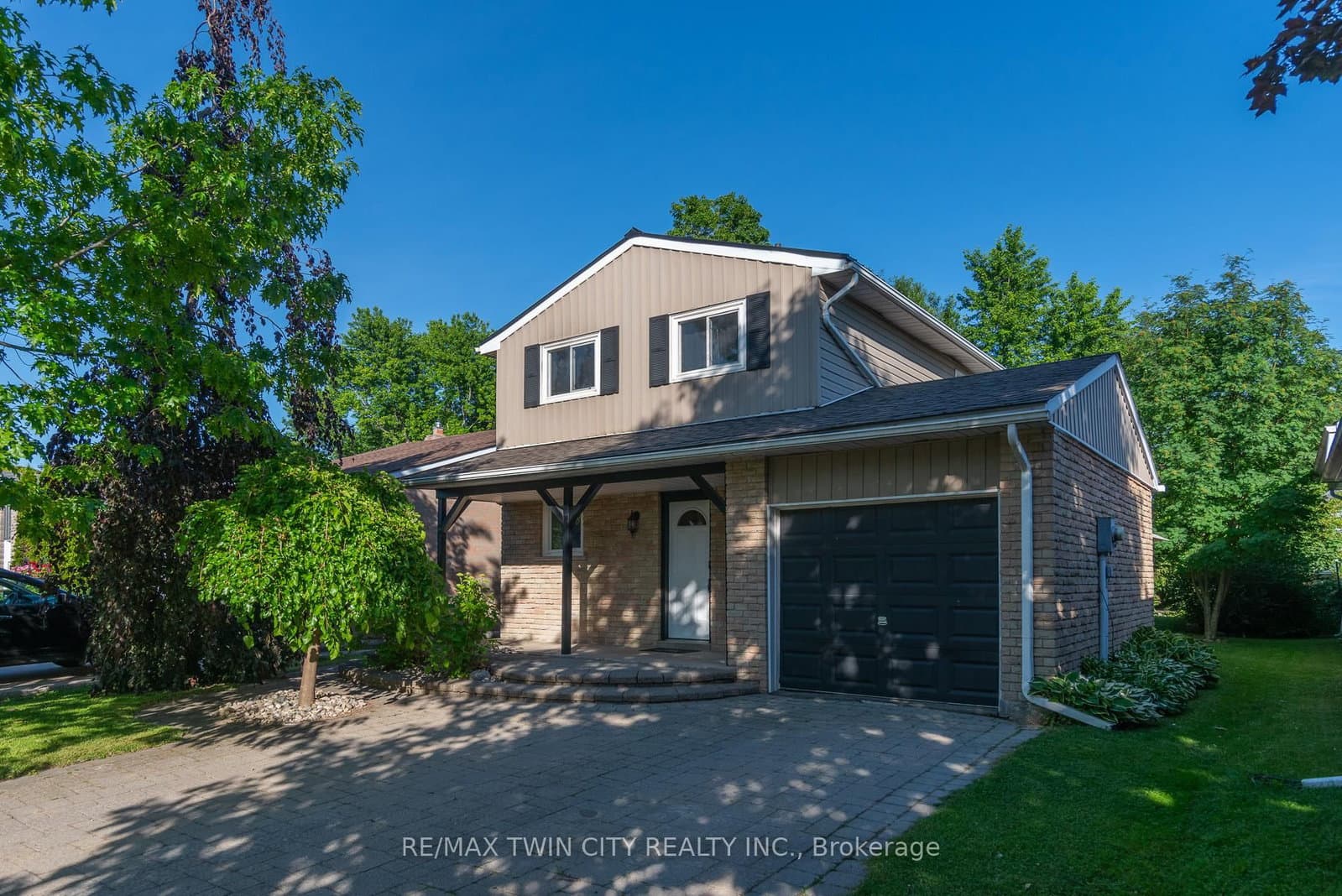 162 Parkside Drive E - Image 3