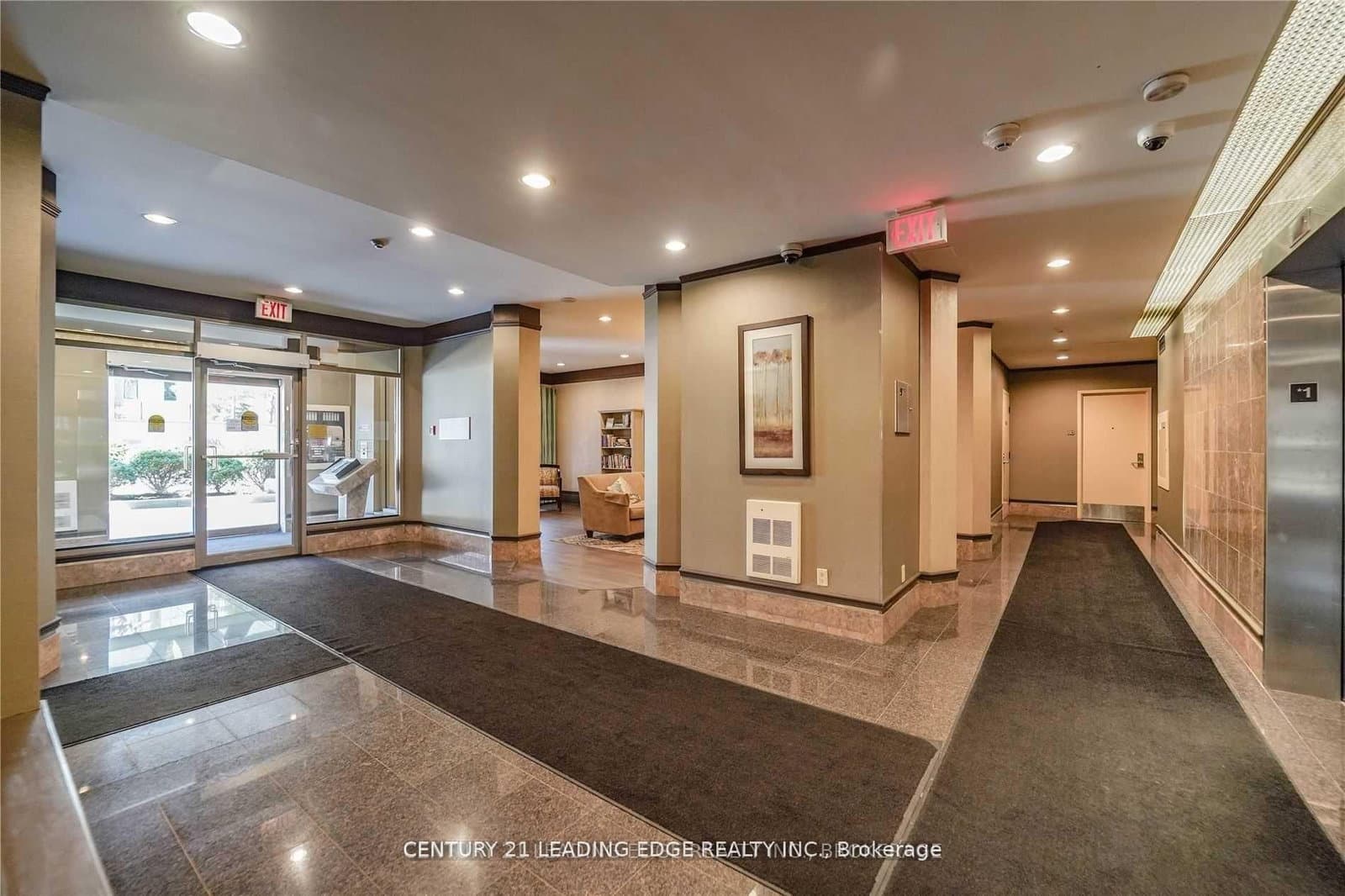 67 Caroline Street S, Unit 8A - Image 5