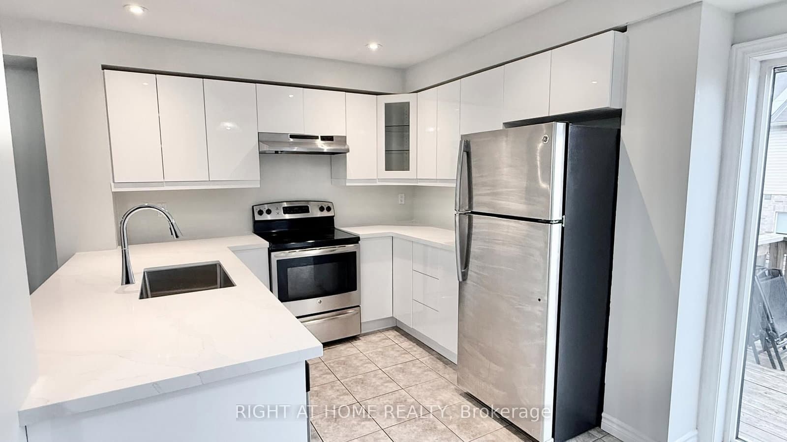 87 Mayland Trail - Image 4