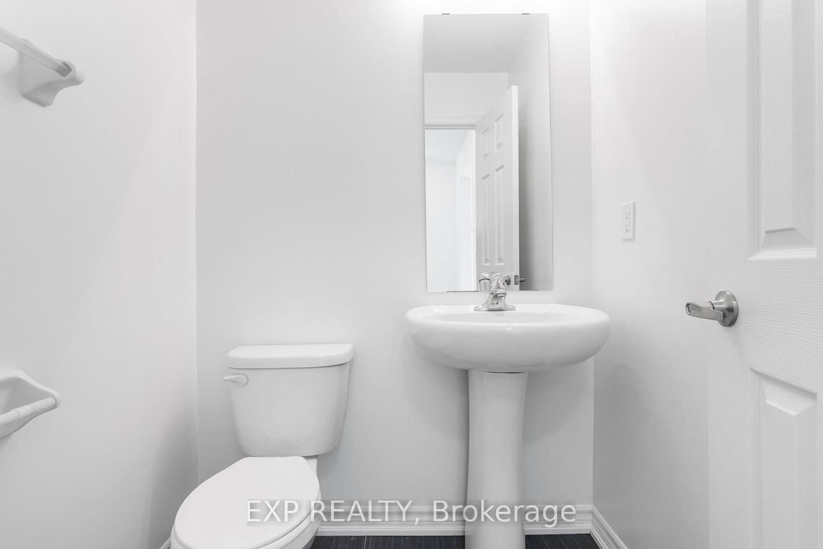 230 Ridley Crescent - Image 4