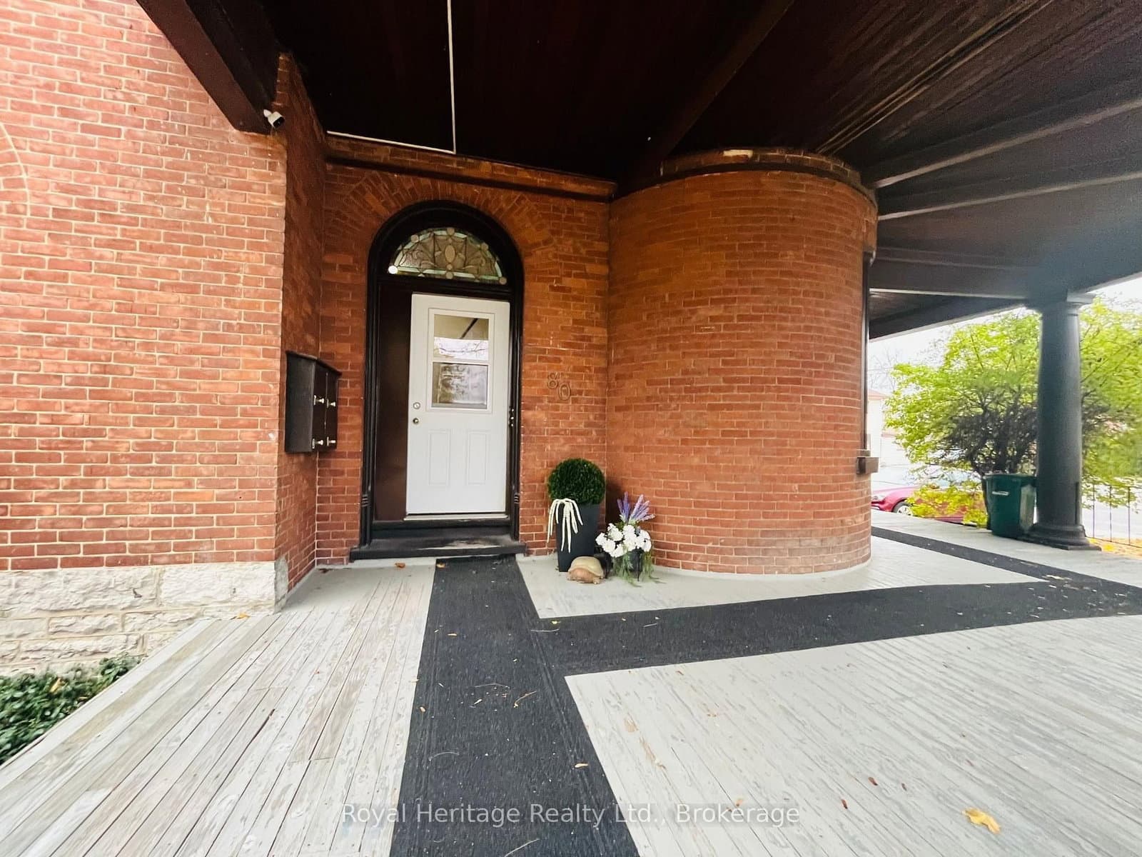 80 Bridge Street W, Unit 3 - Image 2