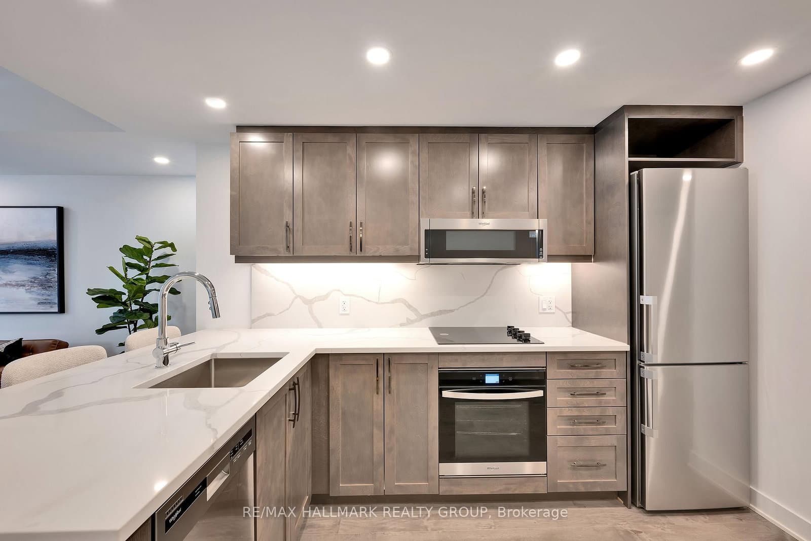 340 Queen Street, Unit 401 - Image 6