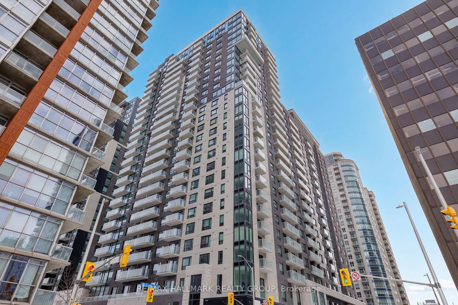 #2001 - 180 George Street