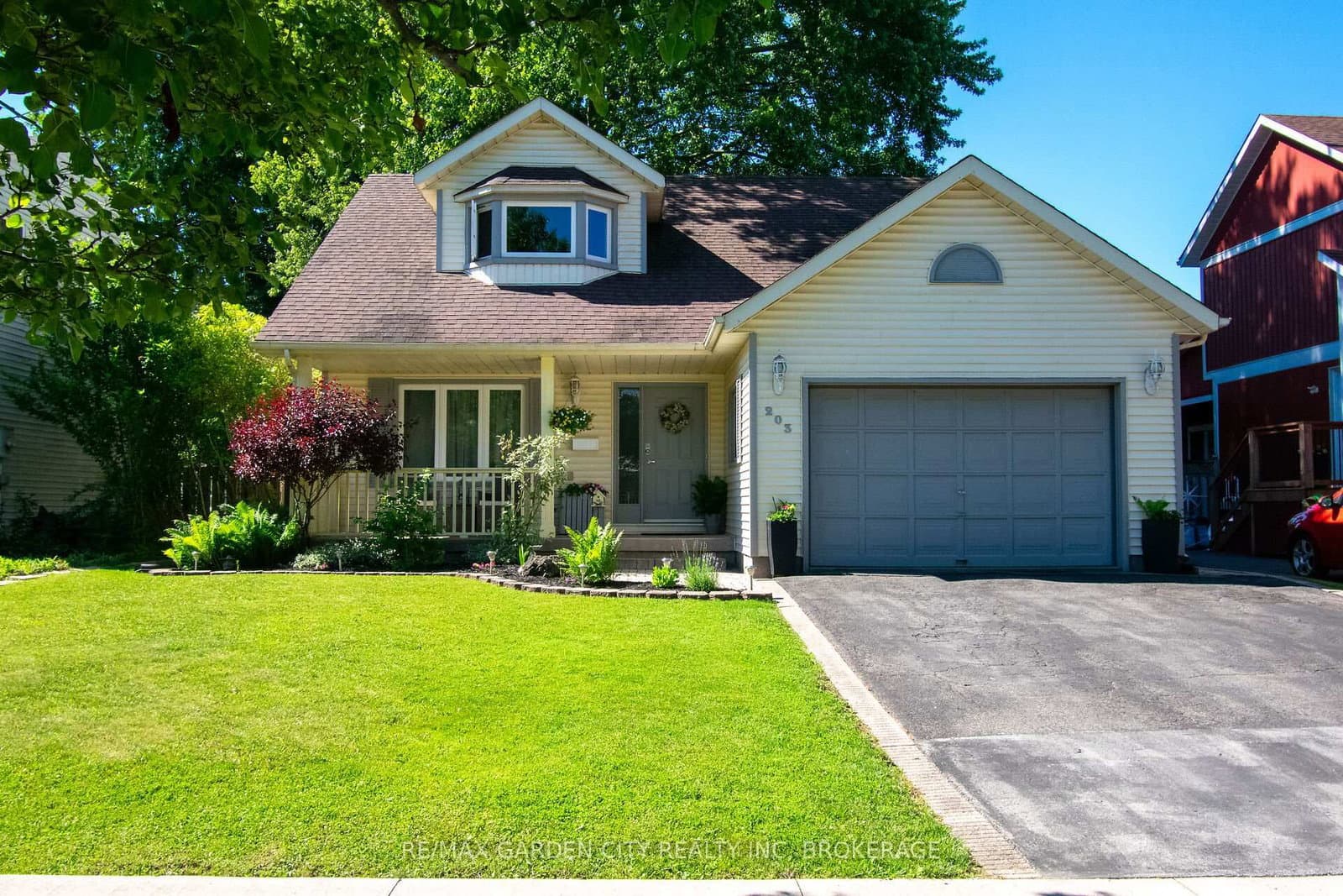 203 LEASIDE Drive - Image 1