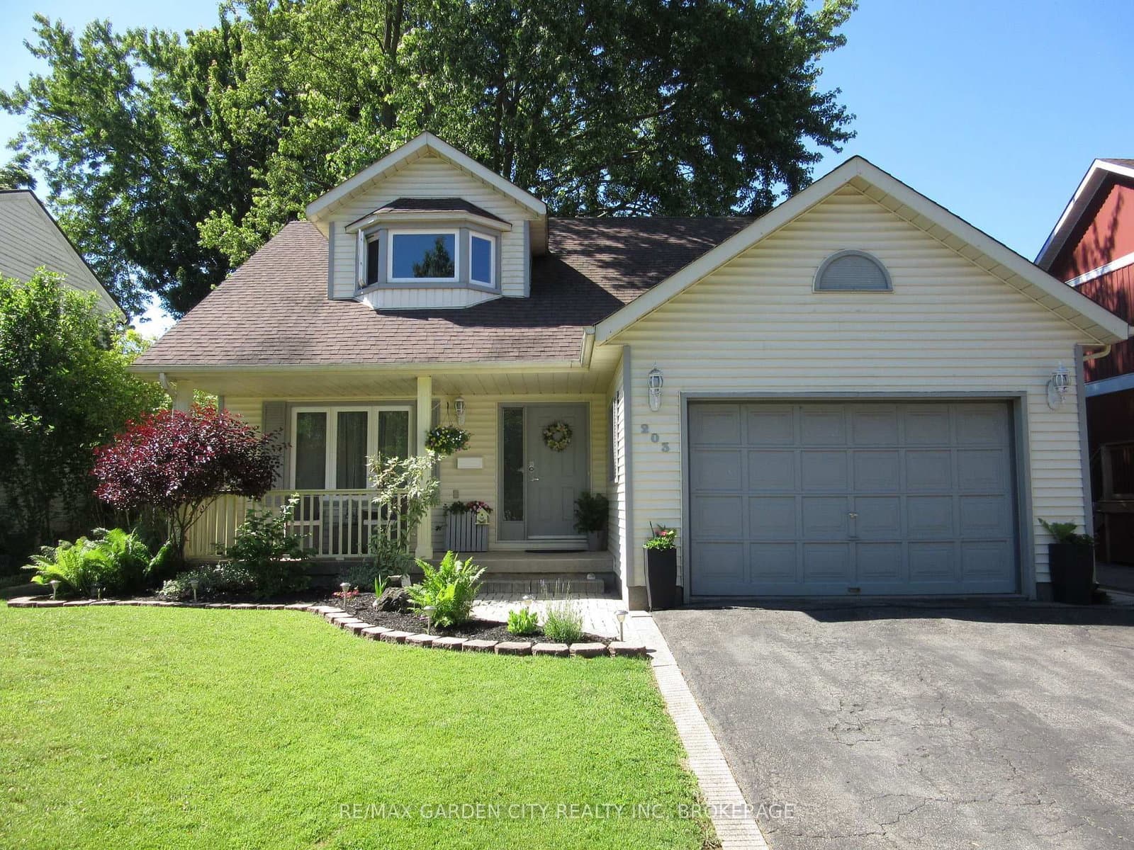 203 LEASIDE Drive - Image 2