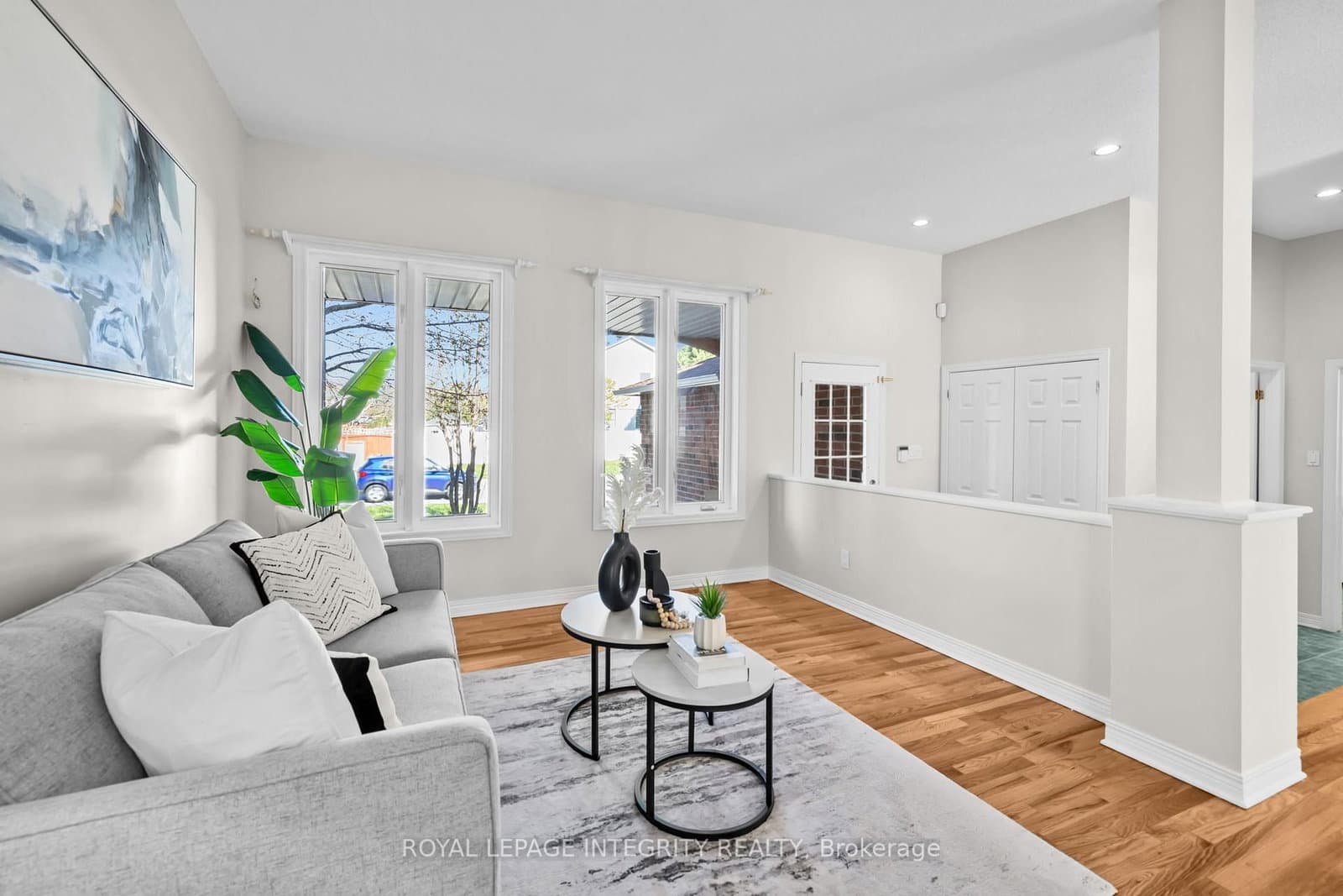 4 Tamarack Place N - Image 3