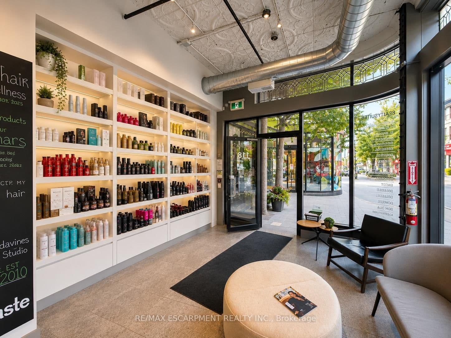 118 James Street N, Unit 18 - Image 2