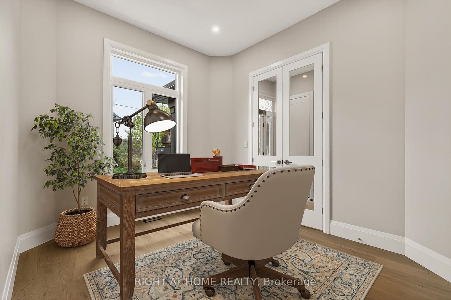 279 Hess Street S - Image 3