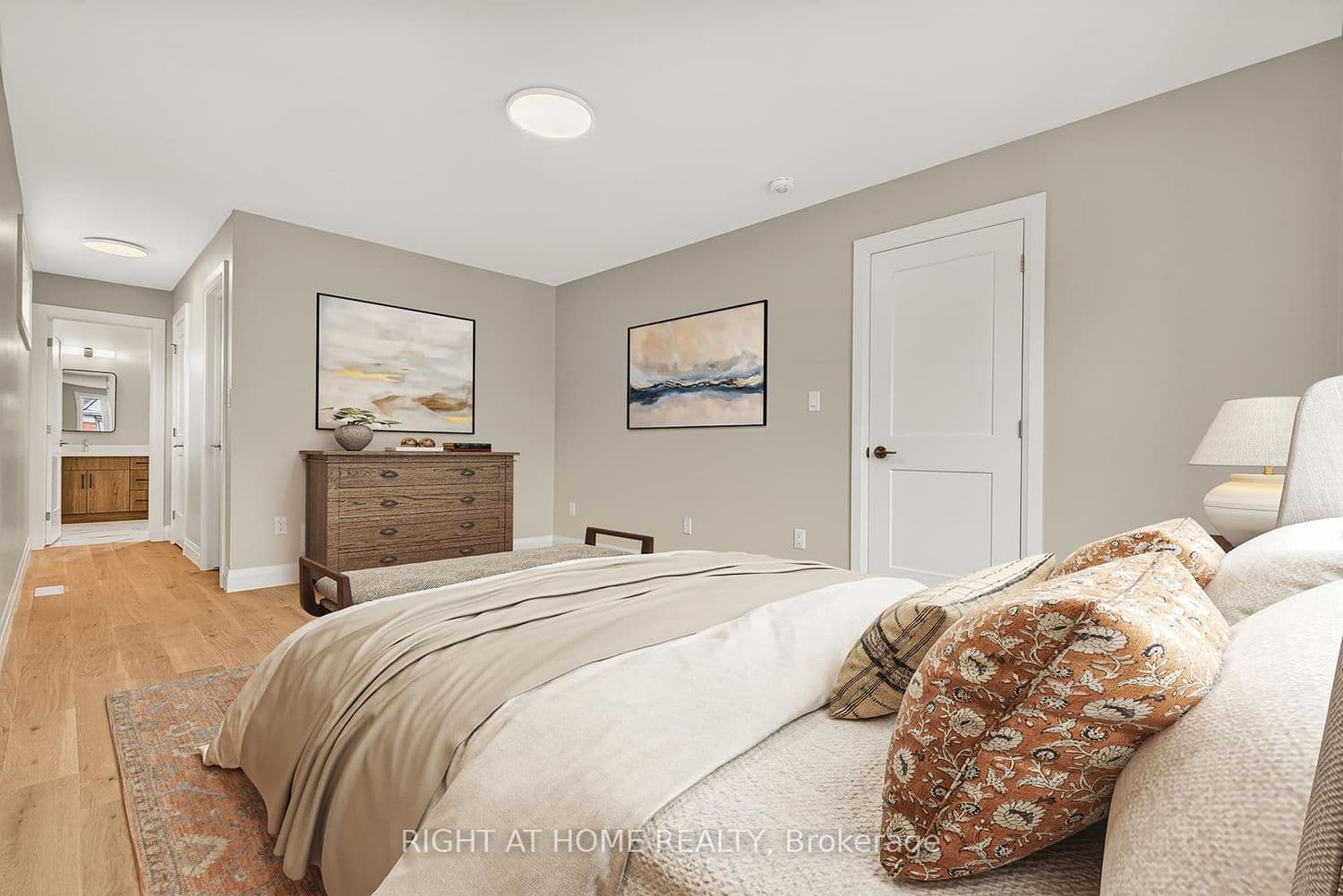 279 Hess Street S - Image 6