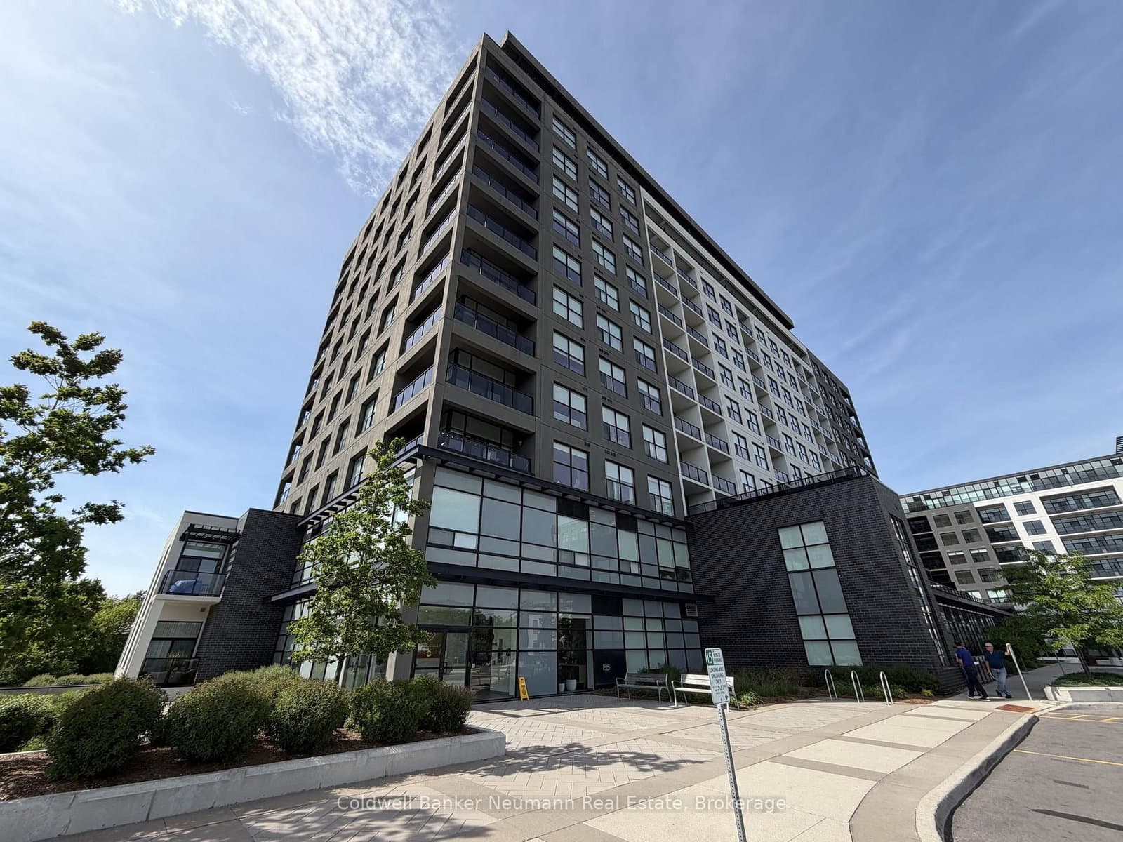 1880 Gordon Street, Unit 807