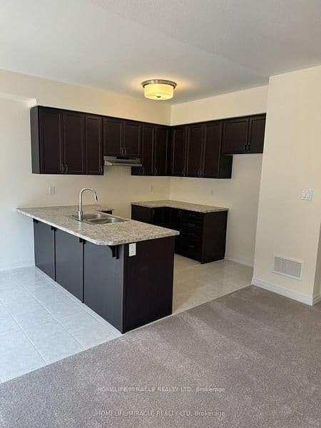 12 Dennis Avenue - Image 4