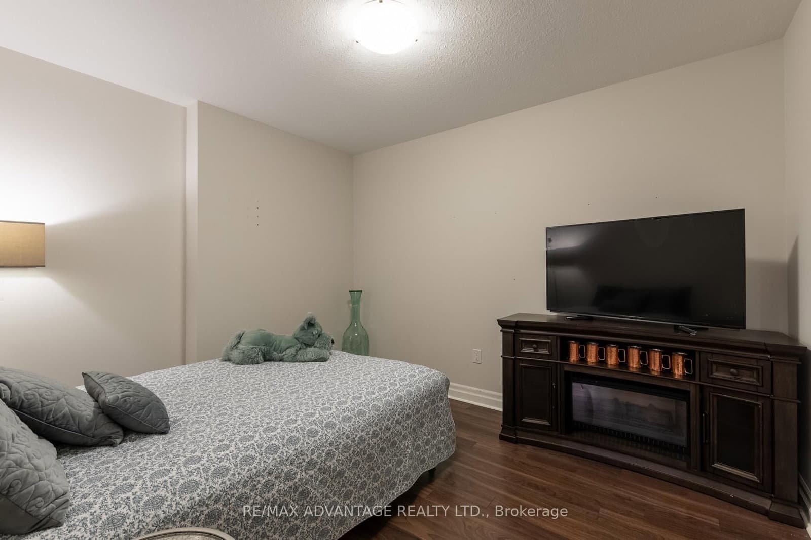 260 Villagewalk Boulevard, Unit 603 - Image 2