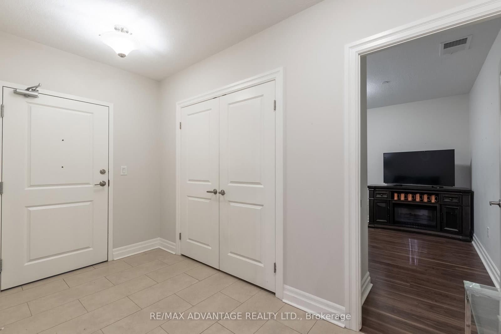 260 Villagewalk Boulevard, Unit 603 - Image 4