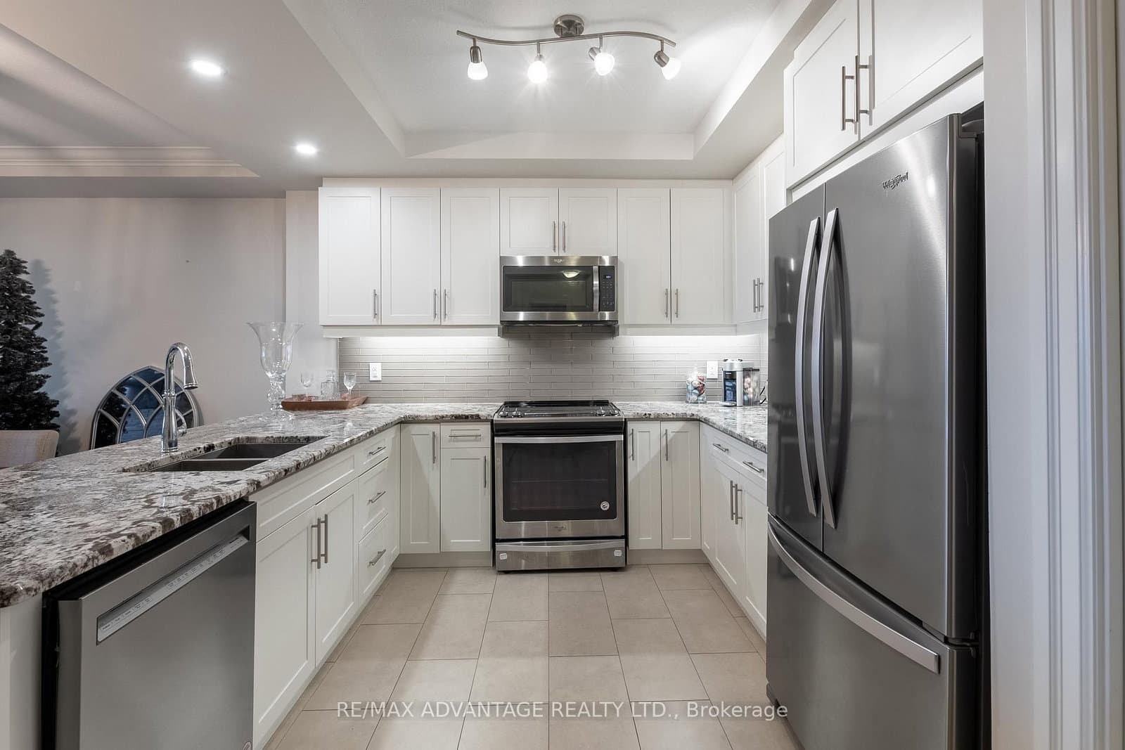 260 Villagewalk Boulevard, Unit 603 - Image 2