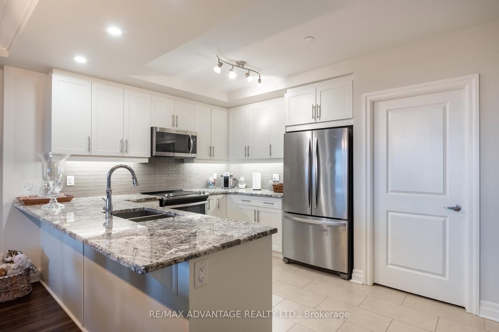 260 Villagewalk Boulevard, Unit 603 - Image 3