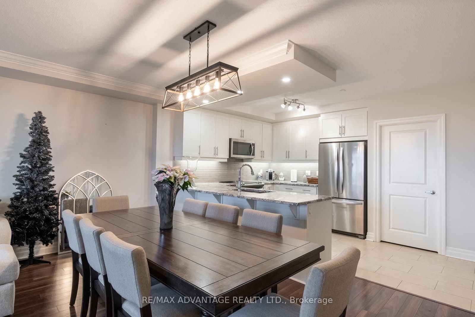 260 Villagewalk Boulevard, Unit 603 - Image 5
