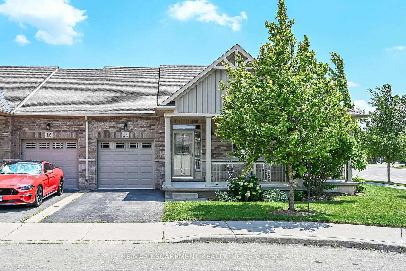 14 Ecker Lane