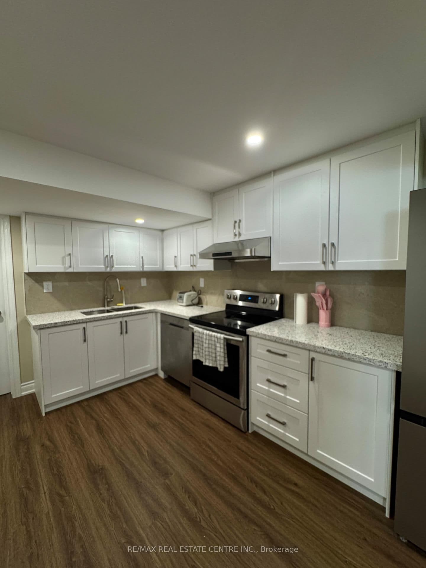 20 Dudley Drive, Unit B-unit - Image 3
