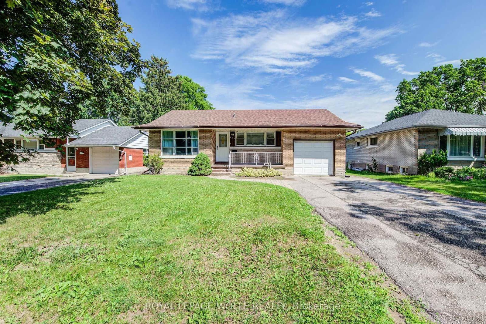 139 Elgin Crescent - Image 2