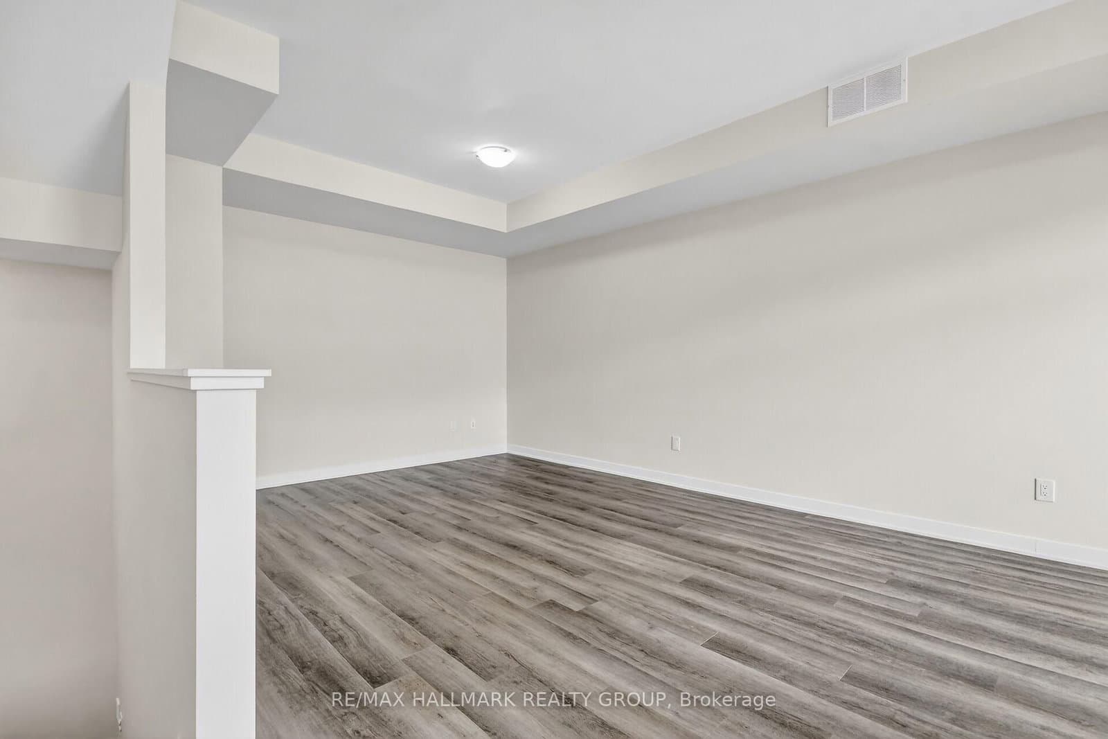 402 JEWELWING Private - Image 6