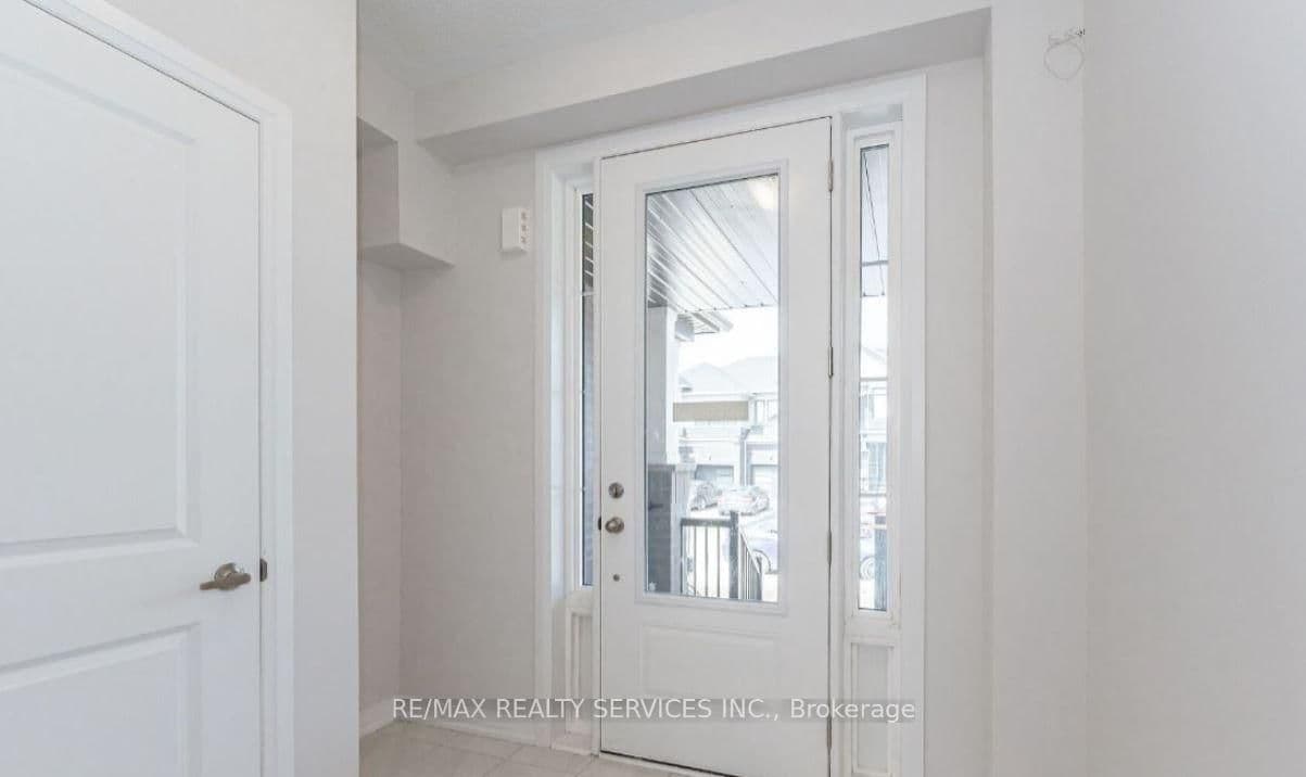 43 Freedom Crescent - Image 2