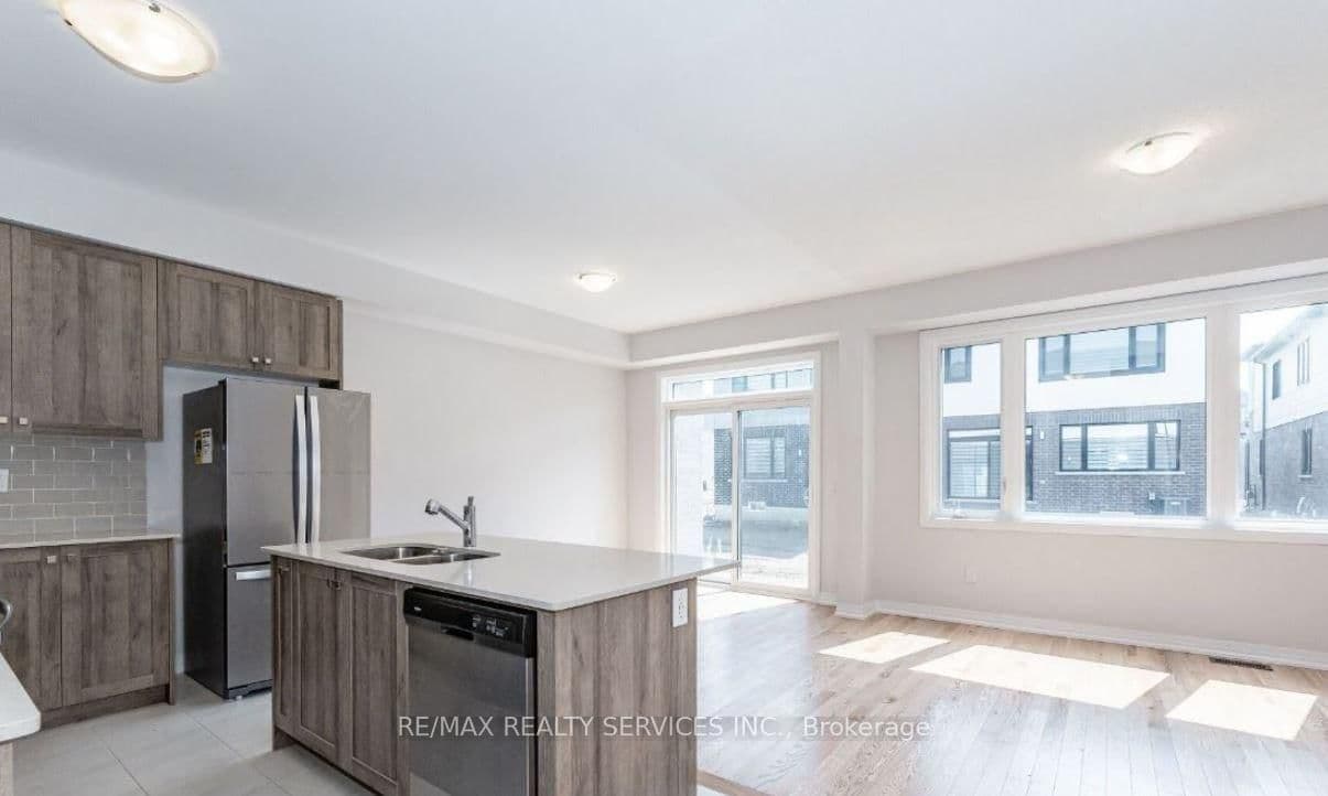 43 Freedom Crescent - Image 4