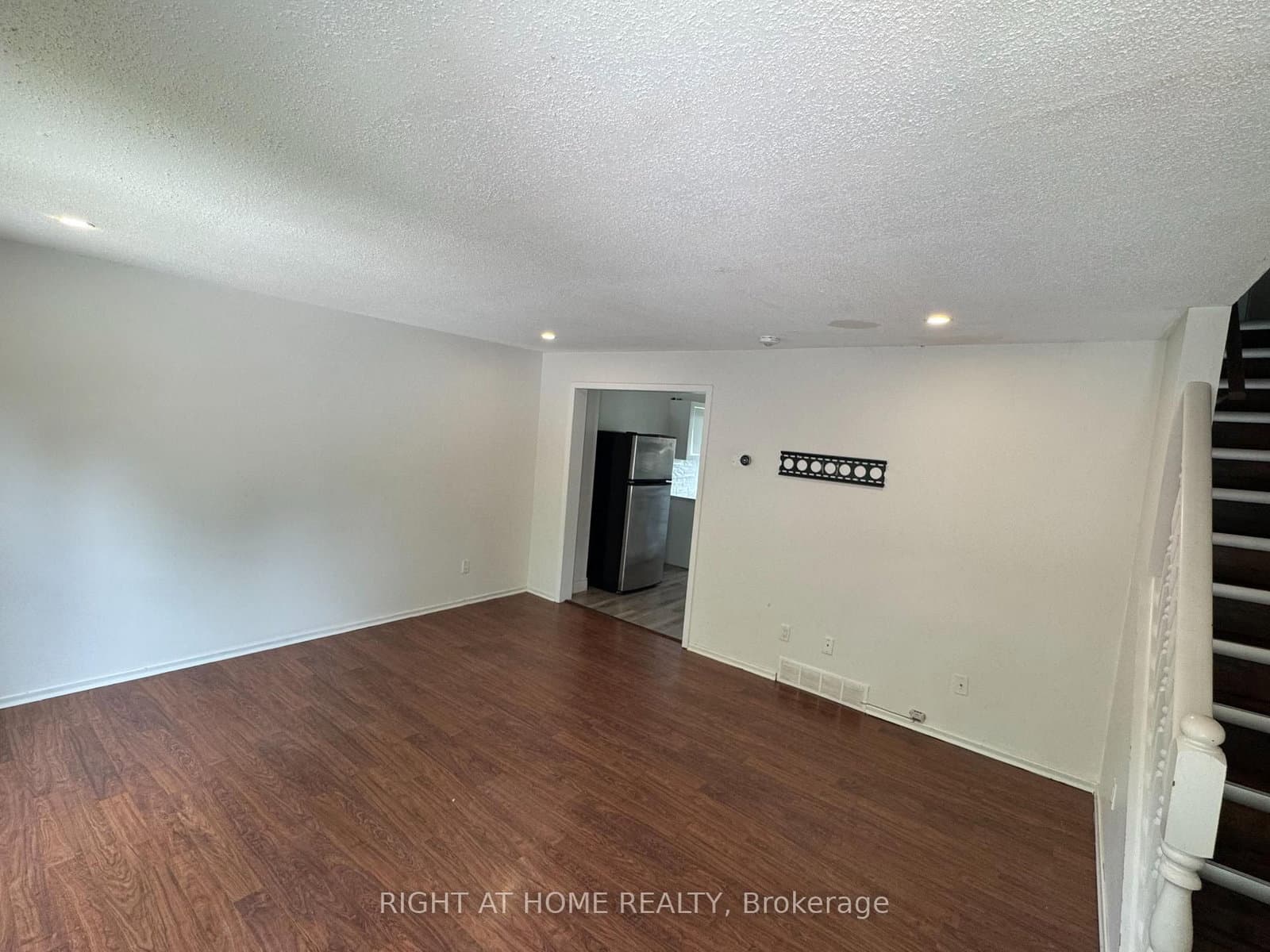 168 Golfdale Crescent - Image 2