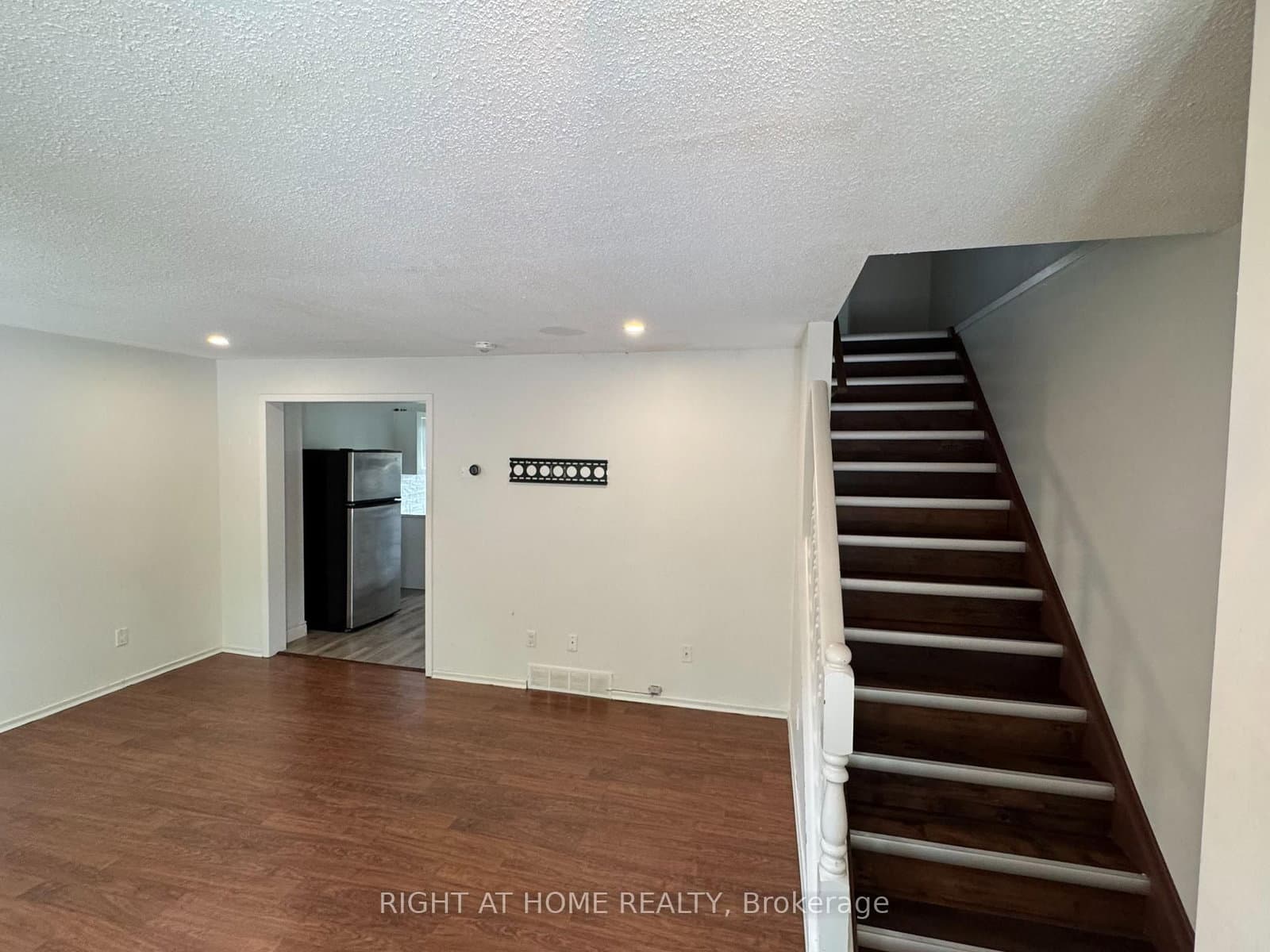168 Golfdale Crescent - Image 4
