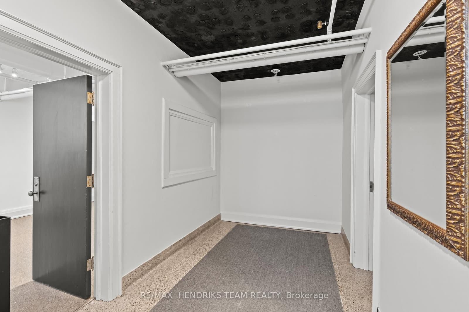 145 KING Street, Unit Lower Level - Image 6