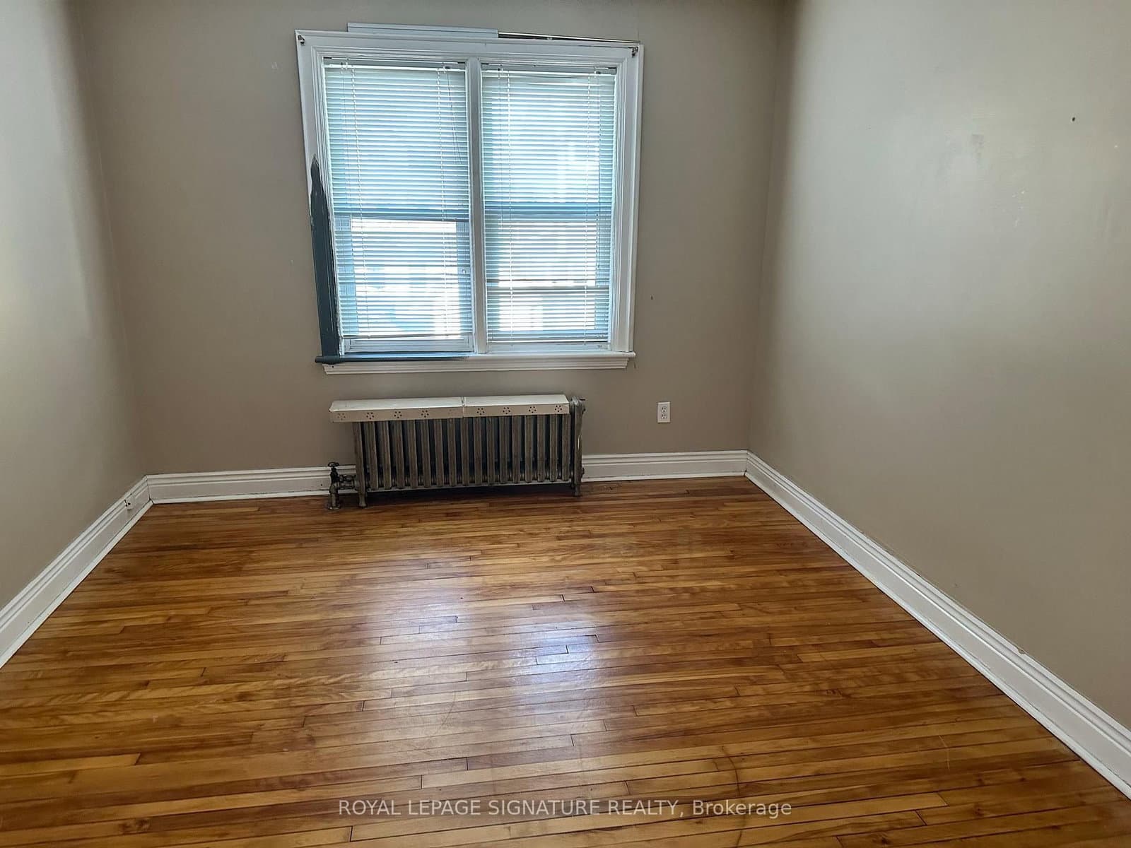 1062 Main Street W - Image 4
