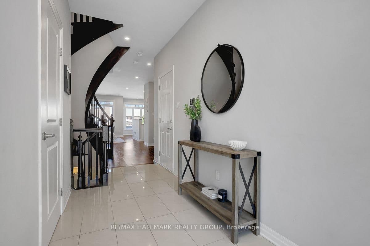 317 Lysander Place - Image 3