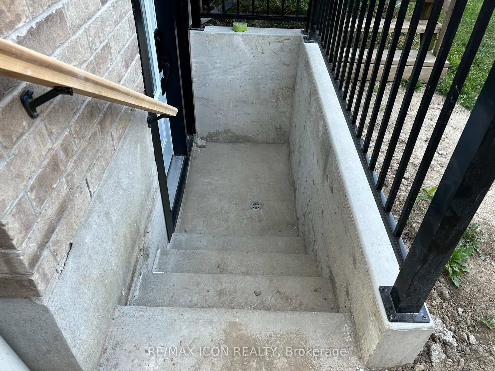 846 Kettleridge Street, Unit Basement Unit - Image 4